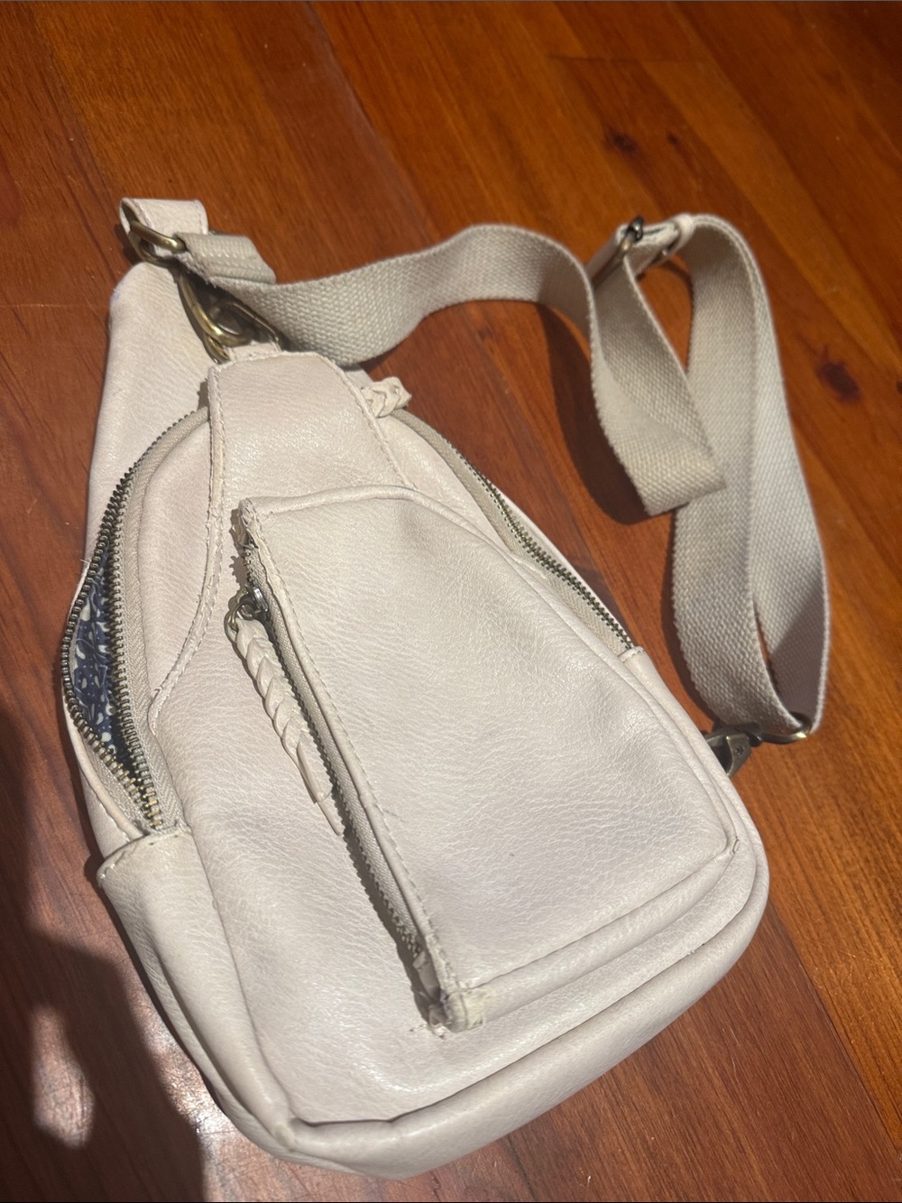 Antik Kraft White Leather Crossbody Sling Bag - Casual Everyday Carry